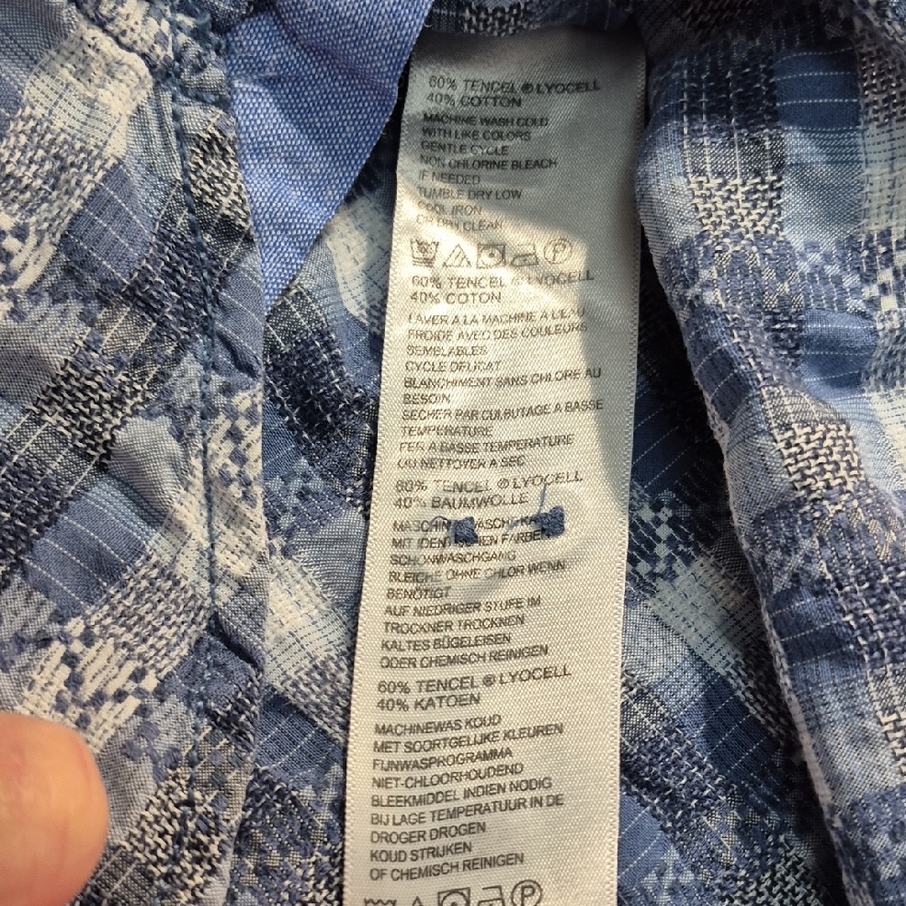 Tommy Bahama XXL Blue and White Casual Button Down Short Sleeve Shirt - Picture 3 of 15